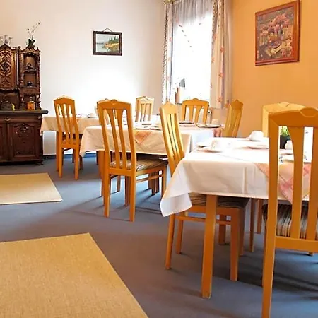 ホテル Alpen.adria.stadthotel 3*