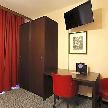 ホテル Alpen.adria.stadthotel 3*