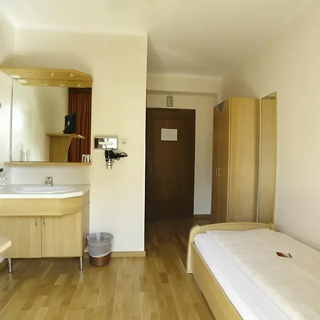 Alpen.adria.stadthotel 3* クラーゲンフルト